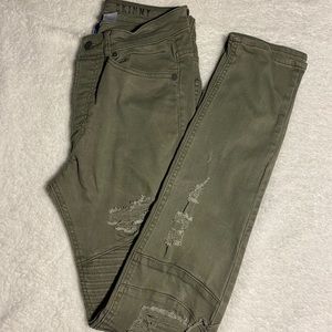 Boy olive green skinny jean.
